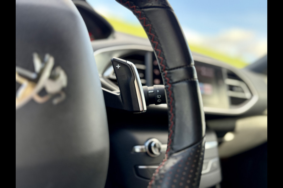 Peugeot 308 SW 1.2 PureTech GT-line Panoramadak | PDC V&A | Camera A | Apple CarPlay / Android Auto | Keyless