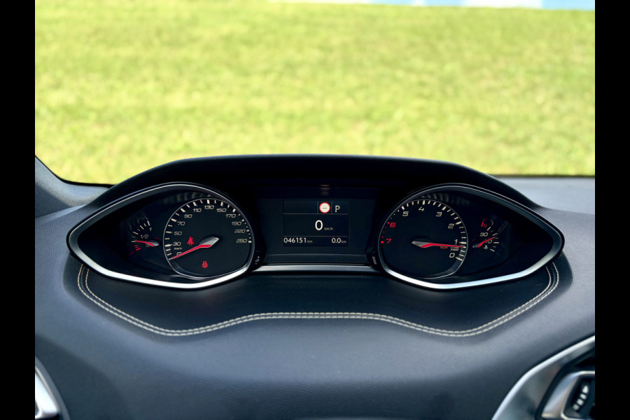 Peugeot 308 SW 1.2 PureTech GT-line Panoramadak | PDC V&A | Camera A | Apple CarPlay / Android Auto | Keyless