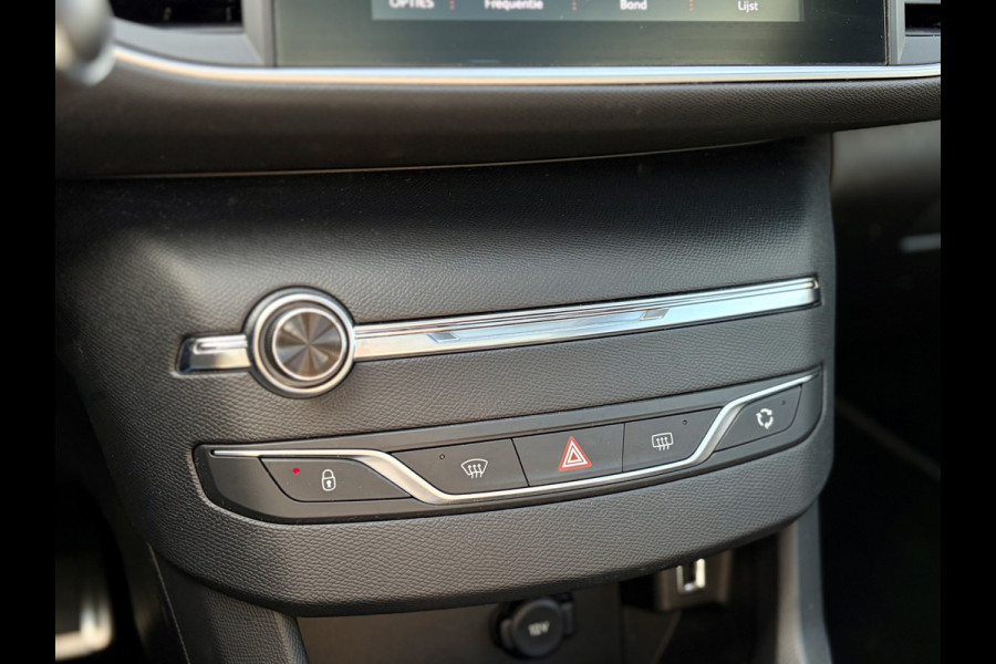 Peugeot 308 SW 1.2 PureTech GT-line Panoramadak | PDC V&A | Camera A | Apple CarPlay / Android Auto | Keyless