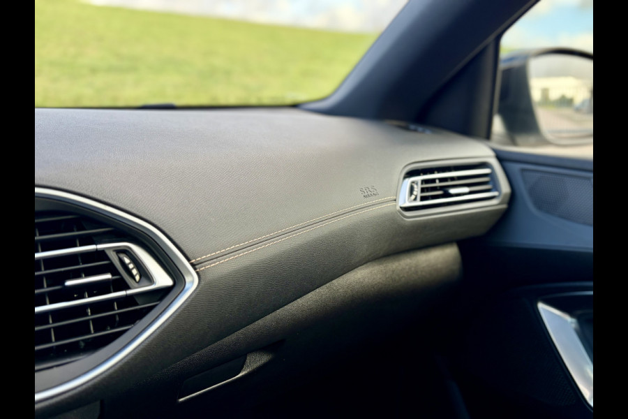 Peugeot 308 SW 1.2 PureTech GT-line Panoramadak | PDC V&A | Camera A | Apple CarPlay / Android Auto | Keyless