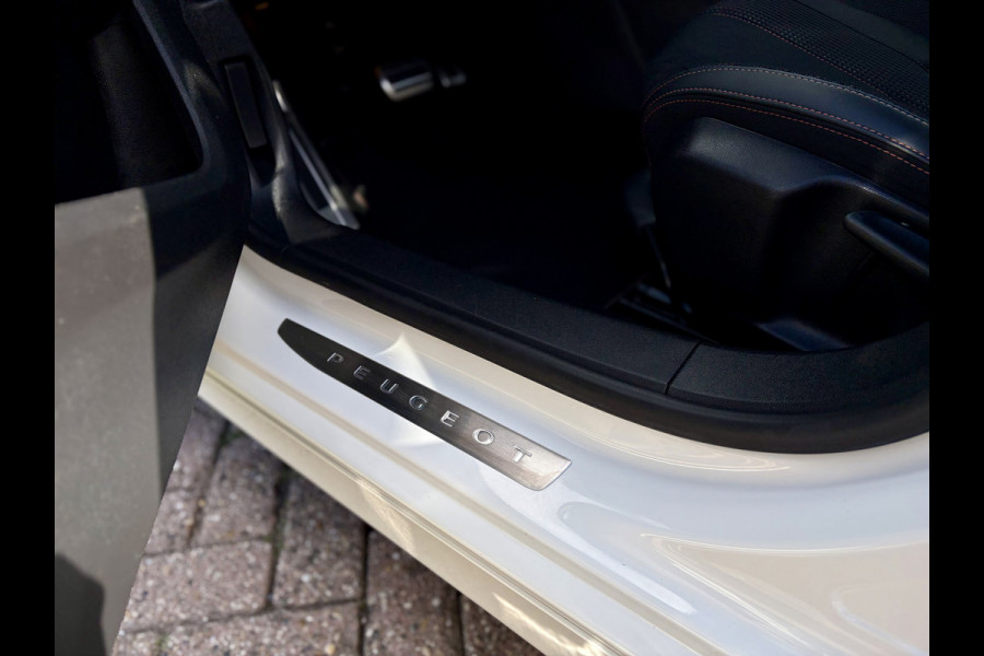 Peugeot 308 SW 1.2 PureTech GT-line Panoramadak | PDC V&A | Camera A | Apple CarPlay / Android Auto | Keyless