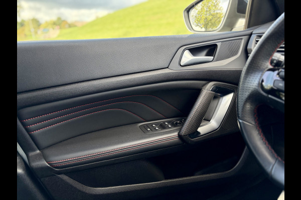 Peugeot 308 SW 1.2 PureTech GT-line Panoramadak | PDC V&A | Camera A | Apple CarPlay / Android Auto | Keyless
