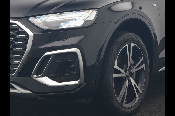 Audi Q5 Sportback 50 TFSI e 2x S Line PHEV 300pk Dealer O.H. | Trekhaak Af Fabriek | Panodak | 360 Camera | Matrix LED | Lederen Sportstoelen Verwarmd | Sfeerverlichting | Cruise Control | Navigatie | DAB | 20"L.M | Plug In Hybrid |