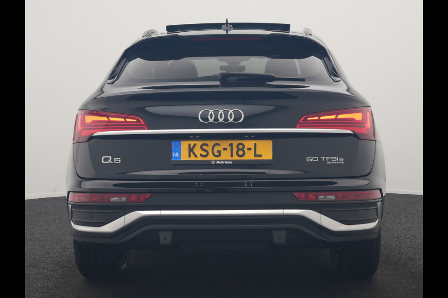 Audi Q5 Sportback 50 TFSI e 2x S Line PHEV 300pk Dealer O.H. | Trekhaak Af Fabriek | Panodak | 360 Camera | Matrix LED | Lederen Sportstoelen Verwarmd | Sfeerverlichting | Cruise Control | Navigatie | DAB | 20"L.M | Plug In Hybrid |