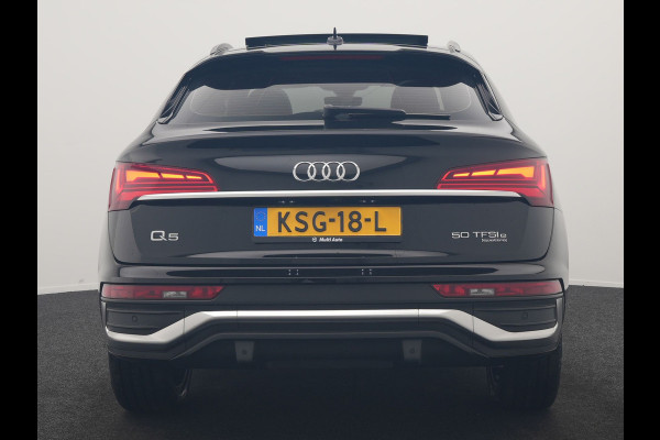 Audi Q5 Sportback 50 TFSI e 2x S Line PHEV 300pk Dealer O.H. | Trekhaak Af Fabriek | Panodak | 360 Camera | Matrix LED | Lederen Sportstoelen Verwarmd | Sfeerverlichting | Cruise Control | Navigatie | DAB | 20"L.M | Plug In Hybrid |