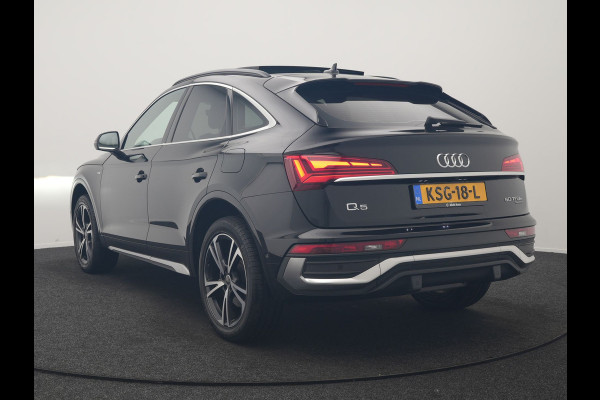 Audi Q5 Sportback 50 TFSI e 2x S Line PHEV 300pk Dealer O.H. | Trekhaak Af Fabriek | Panodak | 360 Camera | Matrix LED | Lederen Sportstoelen Verwarmd | Sfeerverlichting | Cruise Control | Navigatie | DAB | 20"L.M | Plug In Hybrid |