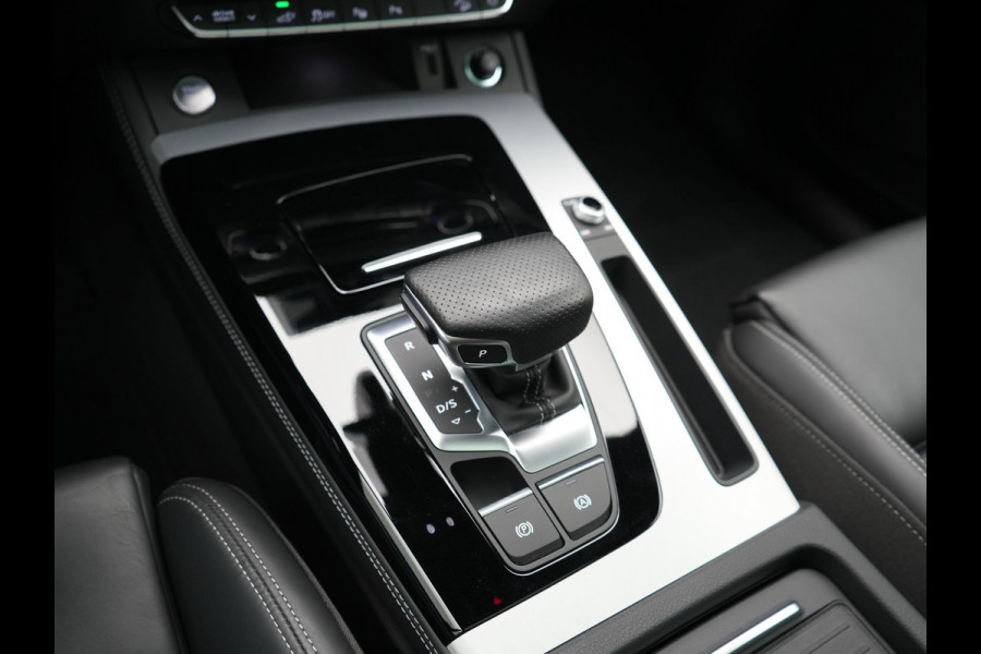 Audi Q5 Sportback 50 TFSI e 2x S Line PHEV 300pk Dealer O.H. | Trekhaak Af Fabriek | Panodak | 360 Camera | Matrix LED | Lederen Sportstoelen Verwarmd | Sfeerverlichting | Cruise Control | Navigatie | DAB | 20"L.M | Plug In Hybrid |