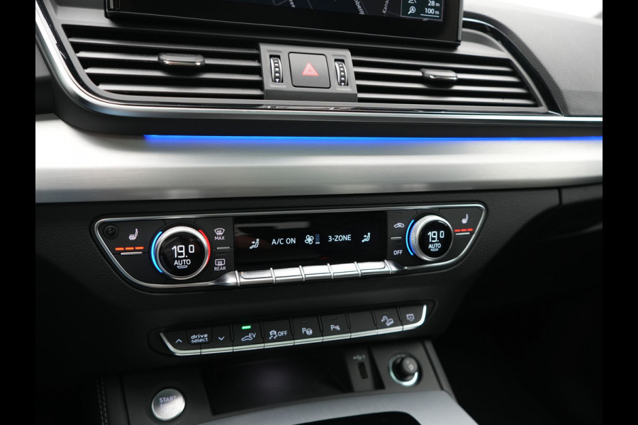 Audi Q5 Sportback 50 TFSI e 2x S Line PHEV 300pk Dealer O.H. | Trekhaak Af Fabriek | Panodak | 360 Camera | Matrix LED | Lederen Sportstoelen Verwarmd | Sfeerverlichting | Cruise Control | Navigatie | DAB | 20"L.M | Plug In Hybrid |