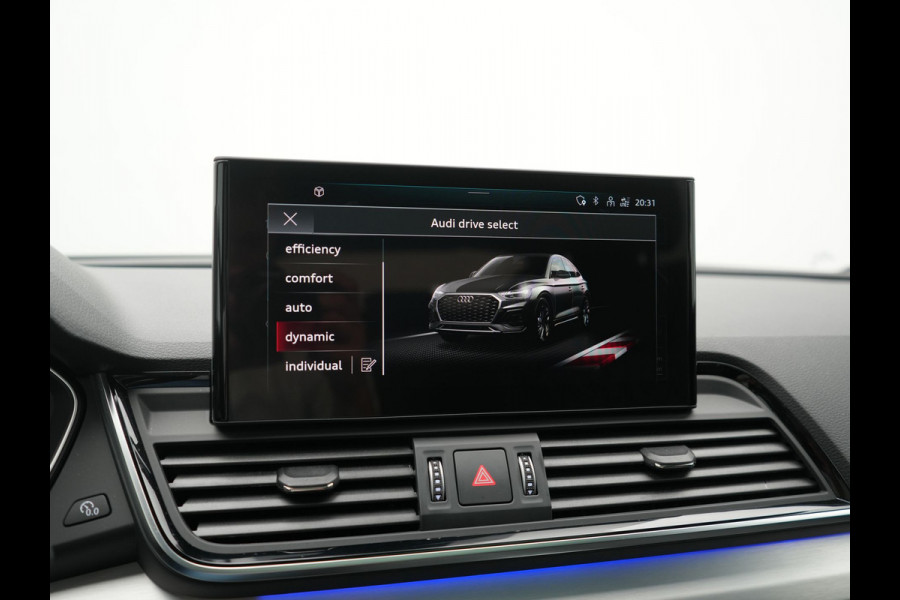 Audi Q5 Sportback 50 TFSI e 2x S Line PHEV 300pk Dealer O.H. | Trekhaak Af Fabriek | Panodak | 360 Camera | Matrix LED | Lederen Sportstoelen Verwarmd | Sfeerverlichting | Cruise Control | Navigatie | DAB | 20"L.M | Plug In Hybrid |