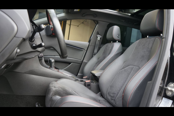 Seat Leon ST 1.5 TSI FR Ultimate Black Edition AUTOMAAT|ACC|ALCANTARA|AMBIANCE|BEATS|CAMERA|KEYLESS|PANORAMA