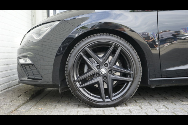 Seat Leon ST 1.5 TSI FR Ultimate Black Edition AUTOMAAT|ACC|ALCANTARA|AMBIANCE|BEATS|CAMERA|KEYLESS|PANORAMA