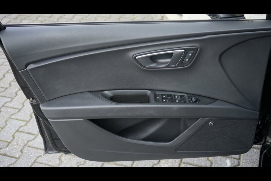Seat Leon ST 1.5 TSI FR Ultimate Black Edition AUTOMAAT|ACC|ALCANTARA|AMBIANCE|BEATS|CAMERA|KEYLESS|PANORAMA