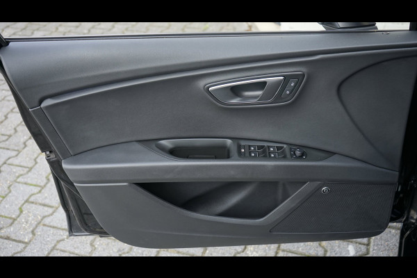Seat Leon ST 1.5 TSI FR Ultimate Black Edition AUTOMAAT|ACC|ALCANTARA|AMBIANCE|BEATS|CAMERA|KEYLESS|PANORAMA