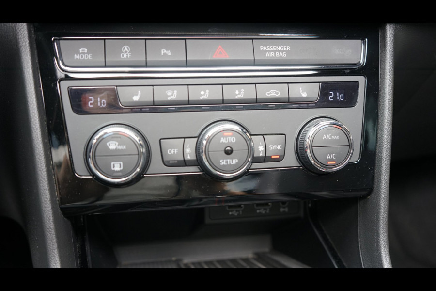 Seat Leon ST 1.5 TSI FR Ultimate Black Edition AUTOMAAT|ACC|ALCANTARA|AMBIANCE|BEATS|CAMERA|KEYLESS|PANORAMA