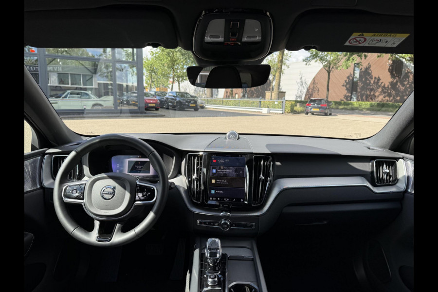 Volvo XC60 2.0 T8 Plug-in hybrid AWD Plus Dark LUCHTVERING| BOWERS & WILKINS| ELEKTRISCHE TREKHAAK| FULL OPTIONS| HEAD-UP DISPLAY| 360 CAMERA| ACHTERBANK VERWARMING| STOEL + STUURVERWARMING