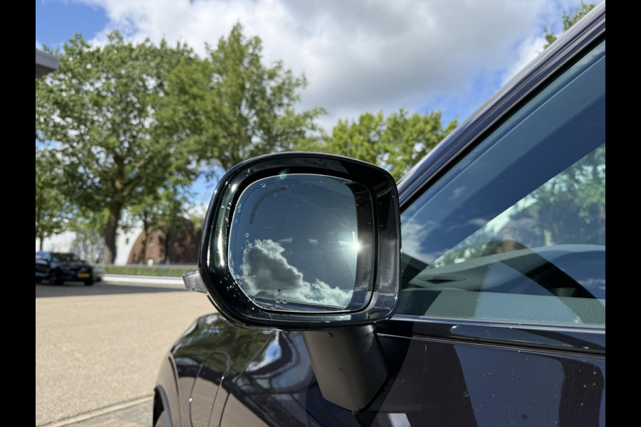 Volvo XC60 2.0 T8 Plug-in hybrid AWD Plus Dark LUCHTVERING| BOWERS & WILKINS| ELEKTRISCHE TREKHAAK| FULL OPTIONS| HEAD-UP DISPLAY| 360 CAMERA| ACHTERBANK VERWARMING| STOEL + STUURVERWARMING