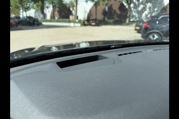 Volvo XC60 2.0 T8 Plug-in hybrid AWD Plus Dark LUCHTVERING| BOWERS & WILKINS| ELEKTRISCHE TREKHAAK| FULL OPTIONS| HEAD-UP DISPLAY| 360 CAMERA| ACHTERBANK VERWARMING| STOEL + STUURVERWARMING