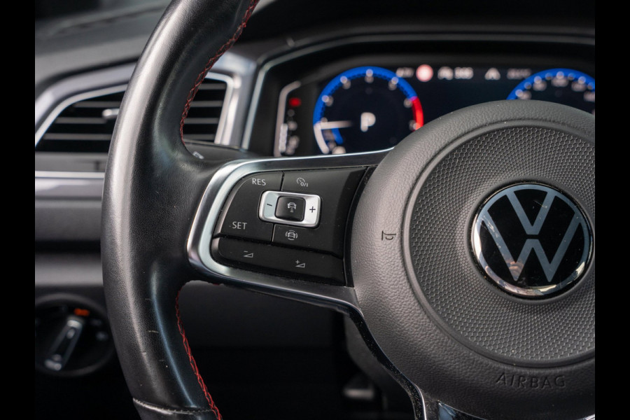 Volkswagen T-Roc 1.5 TSI 150pk R-Line | Trekhaak | Camera | Adaptive Cruise