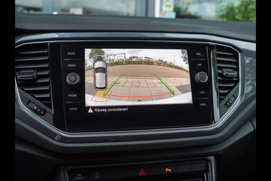 Volkswagen T-Roc 1.5 TSI 150pk R-Line | Trekhaak | Camera | Adaptive Cruise