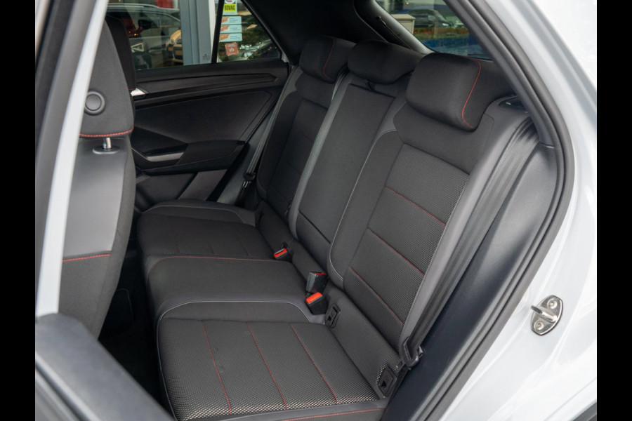 Volkswagen T-Roc 1.5 TSI 150pk R-Line | Trekhaak | Camera | Adaptive Cruise