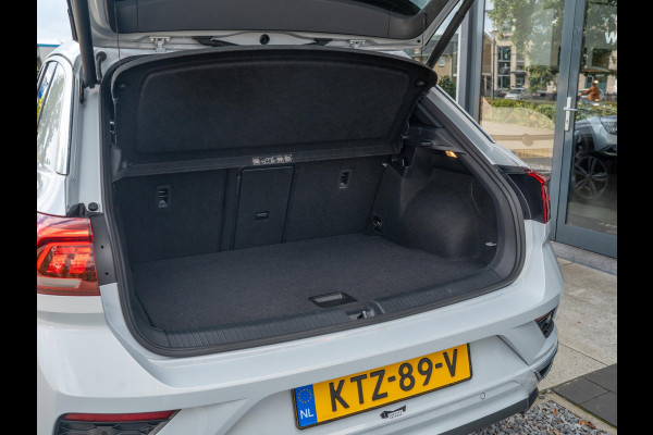 Volkswagen T-Roc 1.5 TSI 150pk R-Line | Trekhaak | Camera | Adaptive Cruise