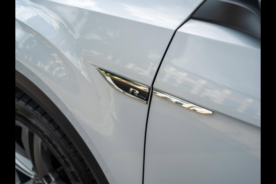 Volkswagen T-Roc 1.5 TSI 150pk R-Line | Trekhaak | Camera | Adaptive Cruise