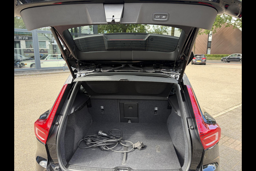 Volvo XC40 Recharge Plus SOH 92%| PILOT ASSIST ACC| ELEKTRISCHE ACHTERKLEP| DODE HOEK SENSOR |WARMTEPOMP| STOEL + STUURVERWARMING| ACHTERUITRIJCAMERA| RIJKLAAPRIJS INCL. 12 MND BOVAG GARANTIE|