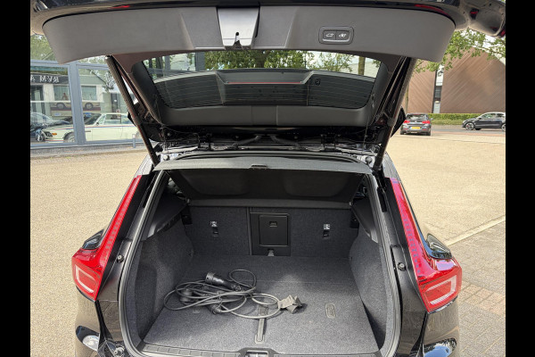 Volvo XC40 Recharge Plus SOH 92%| PILOT ASSIST ACC| ELEKTRISCHE ACHTERKLEP| DODE HOEK SENSOR |WARMTEPOMP| STOEL + STUURVERWARMING| ACHTERUITRIJCAMERA| RIJKLAAPRIJS INCL. 12 MND BOVAG GARANTIE|