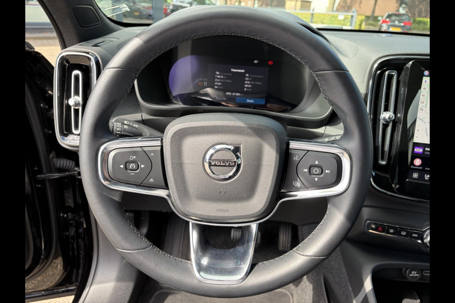 Volvo XC40 Recharge Plus SOH 92%| PILOT ASSIST ACC| ELEKTRISCHE ACHTERKLEP| DODE HOEK SENSOR |WARMTEPOMP| STOEL + STUURVERWARMING| ACHTERUITRIJCAMERA| RIJKLAAPRIJS INCL. 12 MND BOVAG GARANTIE|