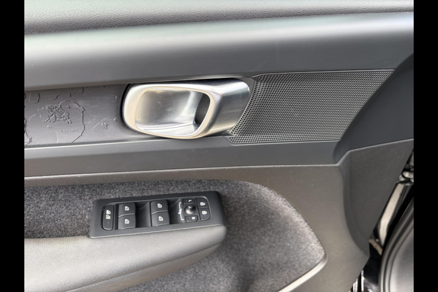 Volvo XC40 Recharge Plus SOH 92%| PILOT ASSIST ACC| ELEKTRISCHE ACHTERKLEP| DODE HOEK SENSOR |WARMTEPOMP| STOEL + STUURVERWARMING| ACHTERUITRIJCAMERA| RIJKLAAPRIJS INCL. 12 MND BOVAG GARANTIE|