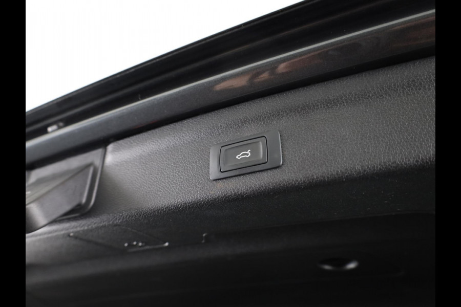 Audi Q3 35 TFSI S Line 150pk | Navigatie | Climatronic | Matrix Led koplampen | Parkeercamera | B&O Audio| Adaptive cruise controle