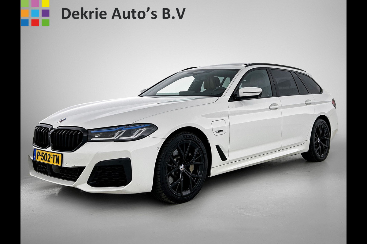 BMW 5 Serie Touring 530e M-Sport / Anniversary / X-Drive / / Harman Kardon / Panoramadak / Massagefunctie / Trekhaak / Leder-Sport / Apk 06-2028