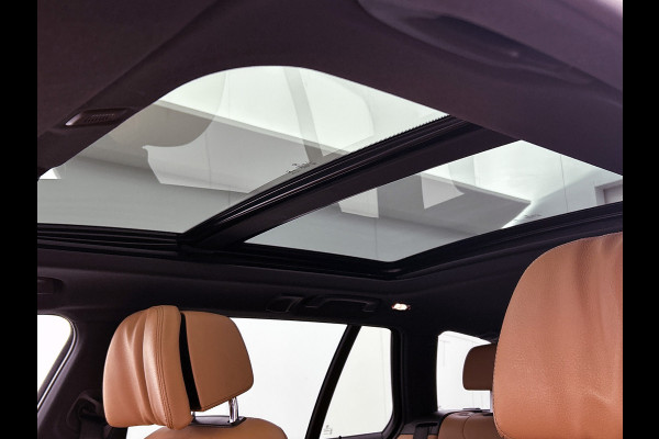 BMW 5 Serie Touring 530e M-Sport / Anniversary / X-Drive / / Harman Kardon / Panoramadak / Massagefunctie / Trekhaak / Leder-Sport / Apk 06-2028
