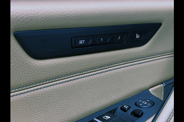 BMW 5 Serie Touring 530e M-Sport / Anniversary / X-Drive / / Harman Kardon / Panoramadak / Massagefunctie / Trekhaak / Leder-Sport / Apk 06-2028