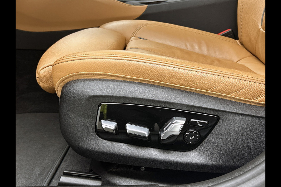 BMW 5 Serie Touring 530e M-Sport / Anniversary / X-Drive / / Harman Kardon / Panoramadak / Massagefunctie / Trekhaak / Leder-Sport / Apk 06-2028