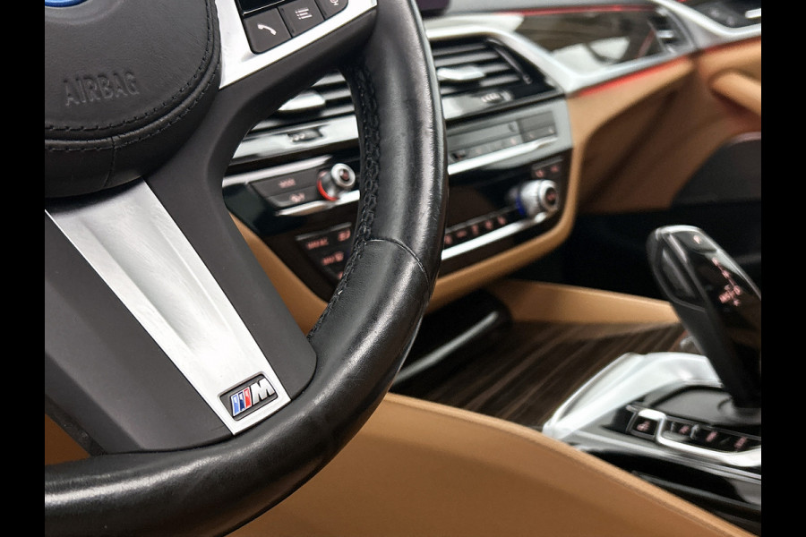 BMW 5 Serie Touring 530e M-Sport / Anniversary / X-Drive / / Harman Kardon / Panoramadak / Massagefunctie / Trekhaak / Leder-Sport / Apk 06-2028