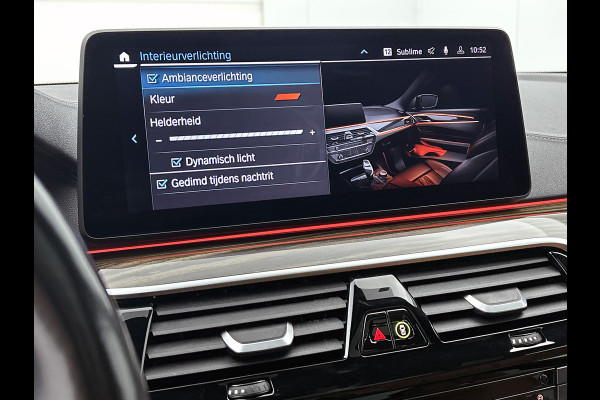 BMW 5 Serie Touring 530e M-Sport / Anniversary / X-Drive / / Harman Kardon / Panoramadak / Massagefunctie / Trekhaak / Leder-Sport / Apk 06-2028