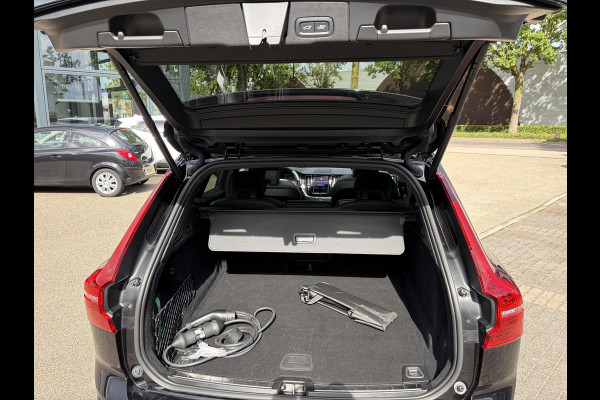 Volvo XC60 2.0 T6 Plug-in hybrid AWD Plus Dark ELEKTRISCHE TREKHAAK| PANO| STOEL + STUURVERWARMING| ACHTERBANK VERWARMD| HEAD-UP DISPLAY| 360 CAMERA| MEMORY STOELEN|