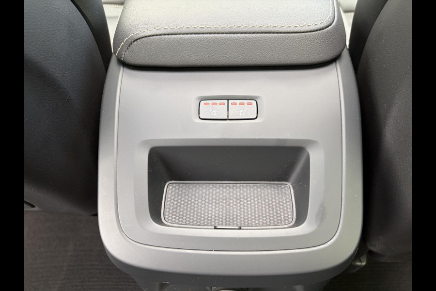 Volvo XC60 2.0 T6 Plug-in hybrid AWD Plus Dark ELEKTRISCHE TREKHAAK| PANO| STOEL + STUURVERWARMING| ACHTERBANK VERWARMD| HEAD-UP DISPLAY| 360 CAMERA| MEMORY STOELEN|