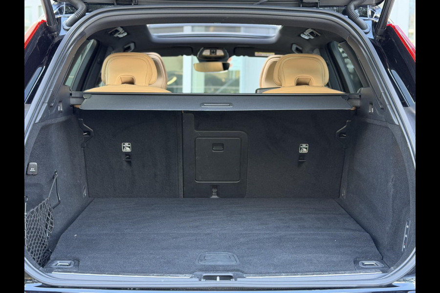 Volvo XC60 2.0 T8 455PK Plug-in hybrid AWD Ultimate Bright Pano|Luchtvering|Ventilatie|Pilot||H/K|HUD|Trekhaak|21"