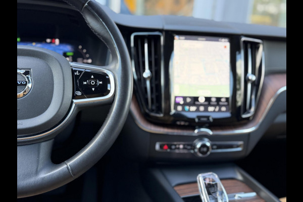 Volvo XC60 2.0 T8 455PK Plug-in hybrid AWD Ultimate Bright Pano|Luchtvering|Ventilatie|Pilot||H/K|HUD|Trekhaak|21"