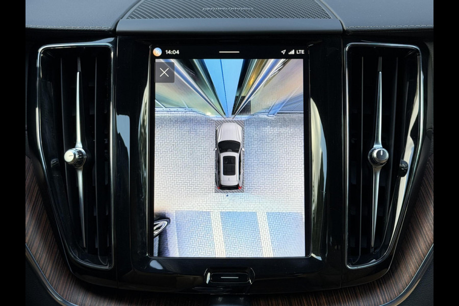 Volvo XC60 2.0 T8 455PK Plug-in hybrid AWD Ultimate Bright Pano|Luchtvering|Ventilatie|Pilot||H/K|HUD|Trekhaak|21"