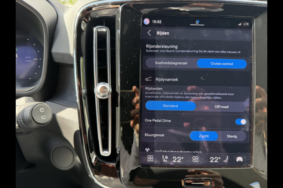 Volvo XC40 Recharge Core SOH 94%| VOLVO DEALER ONDERHOUDEN| ACHTERUITRIJCAMERA| APPLE CARPLAY/ ANDROID AUTO| RIJKLAARPRIJS INCL. 12 MND BOVAG GARANTIE
