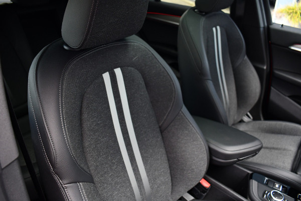 BMW X2 xDrive25e M-Sport | Pano | HUD | Sunset orange | 19 inch | Camera