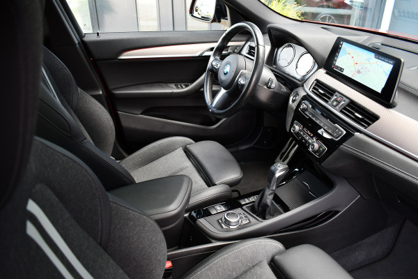 BMW X2 xDrive25e M-Sport | Pano | HUD | Sunset orange | 19 inch | Camera