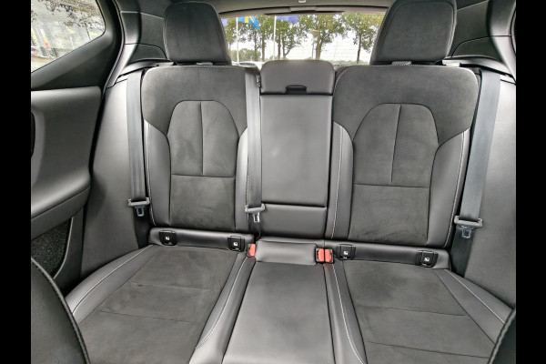 Volvo XC40 T5 262PK Plug-in Hybrid R-Design | BLIS | Pano | H&K | Stoel/stuur Verwarm. | Elektr. stoelen/Kofferklep |