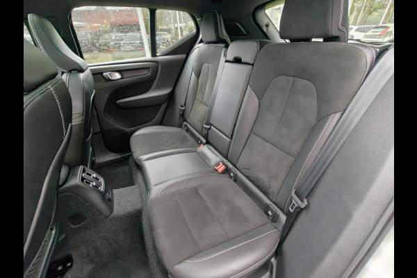 Volvo XC40 T5 262PK Plug-in Hybrid R-Design | BLIS | Pano | H&K | Stoel/stuur Verwarm. | Elektr. stoelen/Kofferklep |