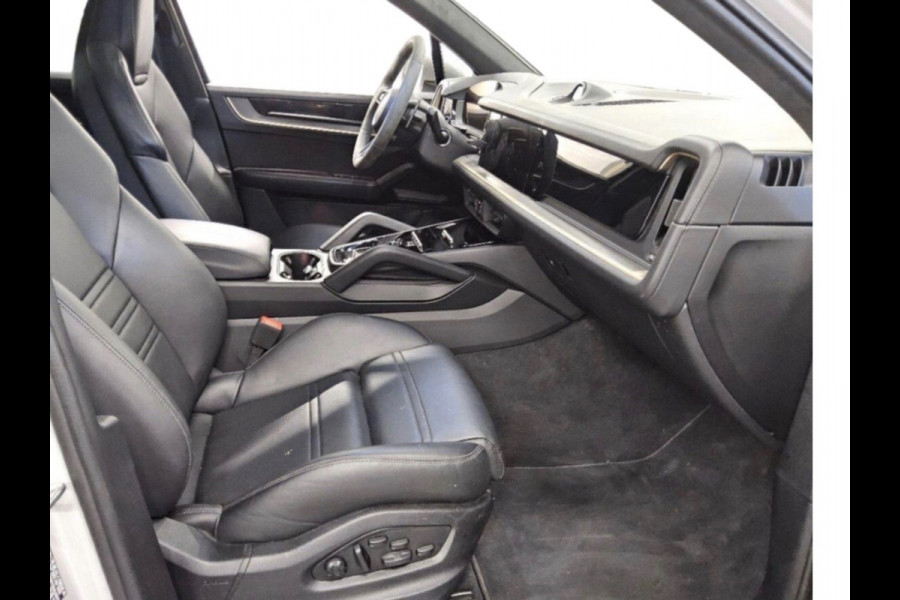 Porsche Cayenne 3.0 S E-Hybrid (519pk) ** Panodak ** Sport Design ** InnoDrive ** Trekhaak ** HUD ** PDLS+ ** 4-wielsturing ** BOSE ** Surround View ** Alcantara Hemel