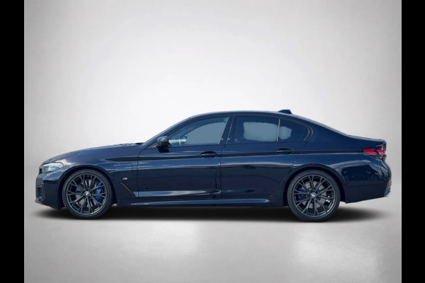 BMW 5 Serie 545e xDrive High Executive M-SPORT (Dealer OndH, Navi Pro, Camera, Stuur&StoelVerW, Addapt Cruise, PDC V+A, Etc)