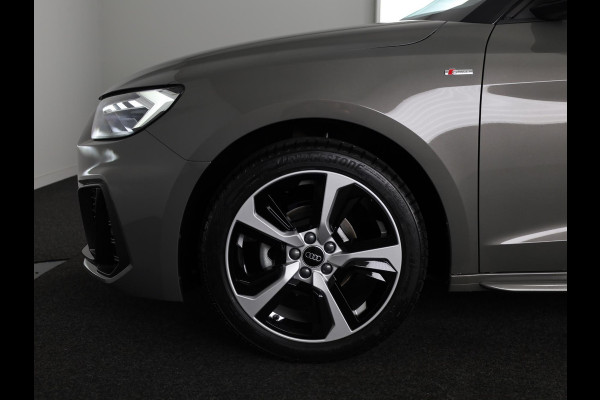 Audi A1 Sportback S edition 25 TFSI 95 pk | Optiekpakket zwart plus | Achteruitrijcamera | Autom. airconditioning 2 zones | Stoelverwarming voorin |